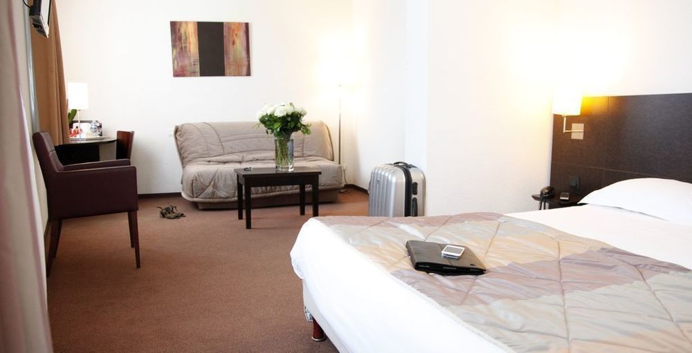 Brit Hotel Du Stade Rennes Ouest Екстериор снимка