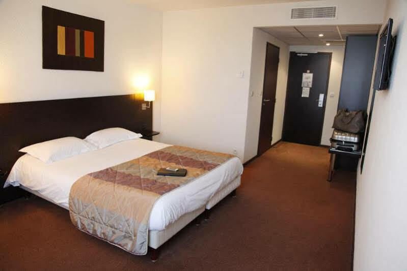 Brit Hotel Du Stade Rennes Ouest Екстериор снимка